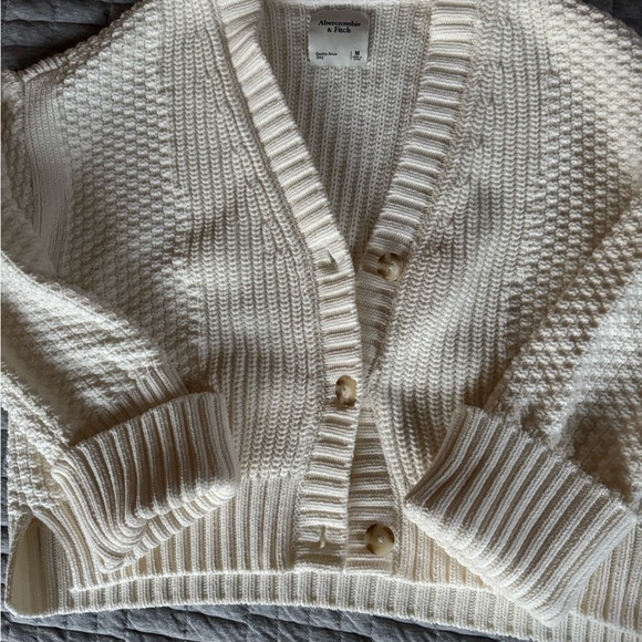Abercrombie & Fitch Sweaters - Abercrombie & Fitch Ivory seed stitch  Button-Up Cardigan size medium